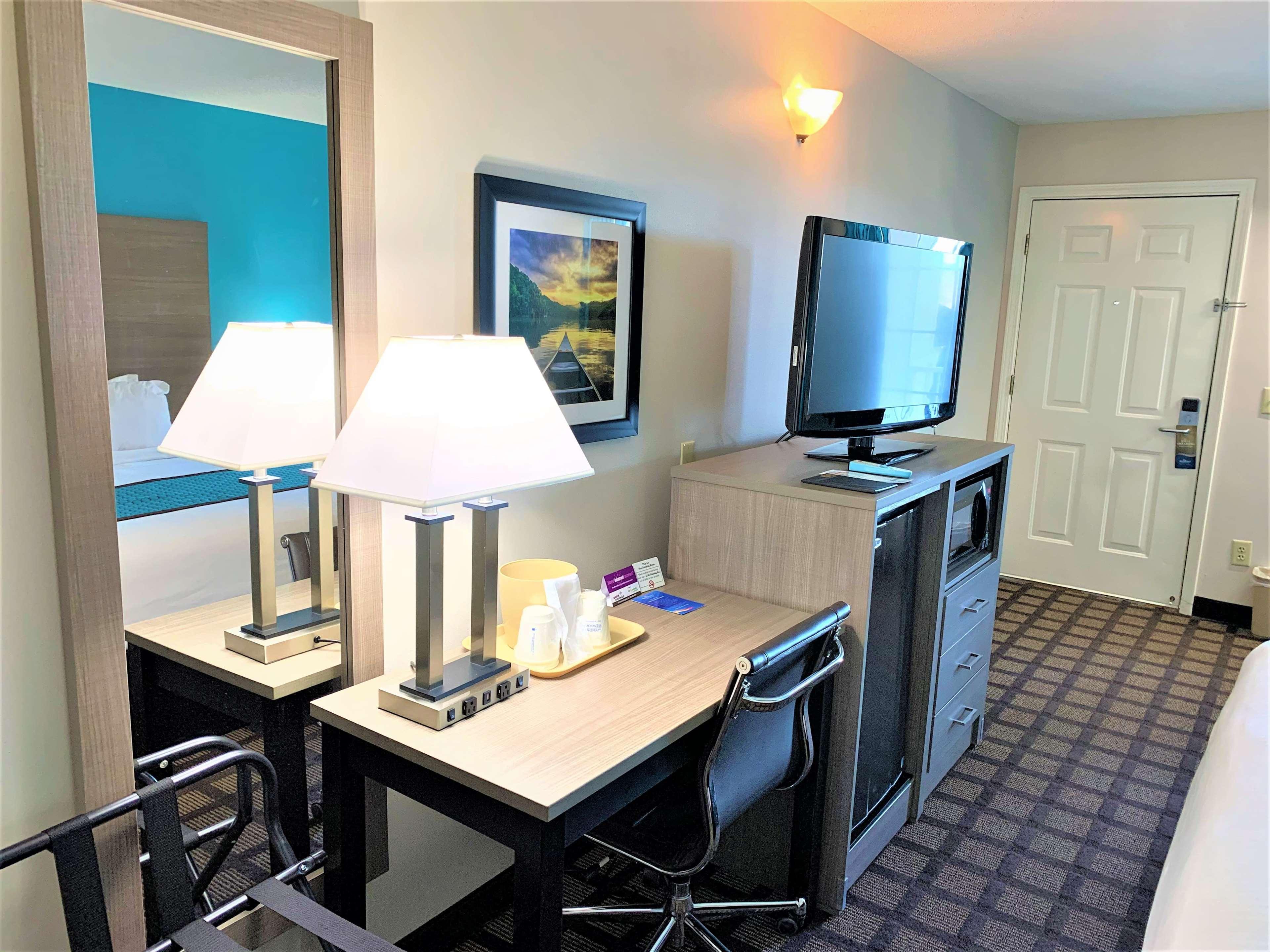 Baymont By Wyndham Eden Motel Екстериор снимка