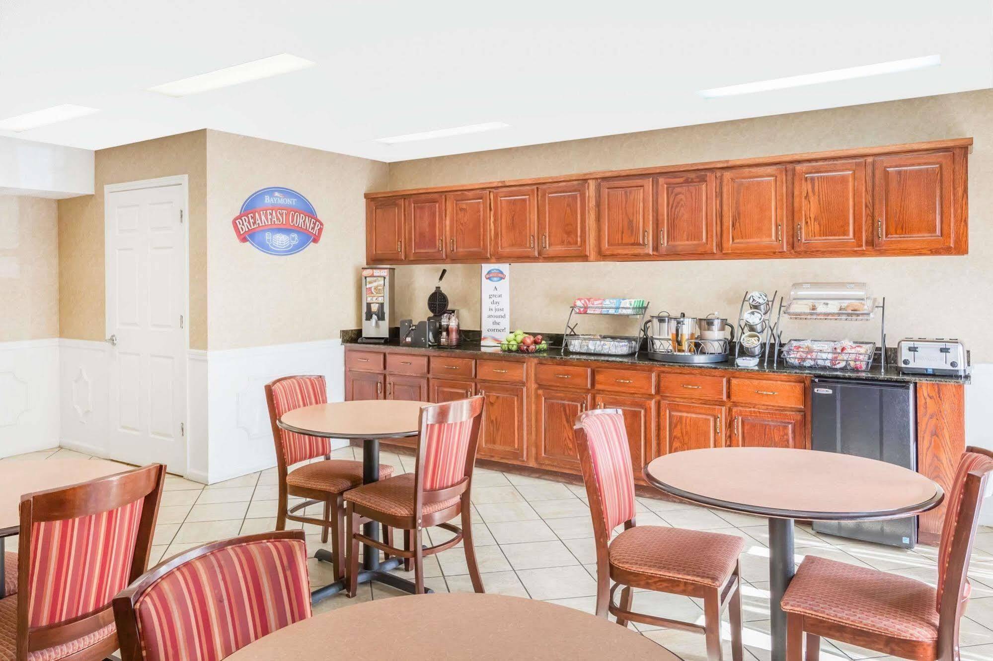 Baymont By Wyndham Eden Motel Екстериор снимка