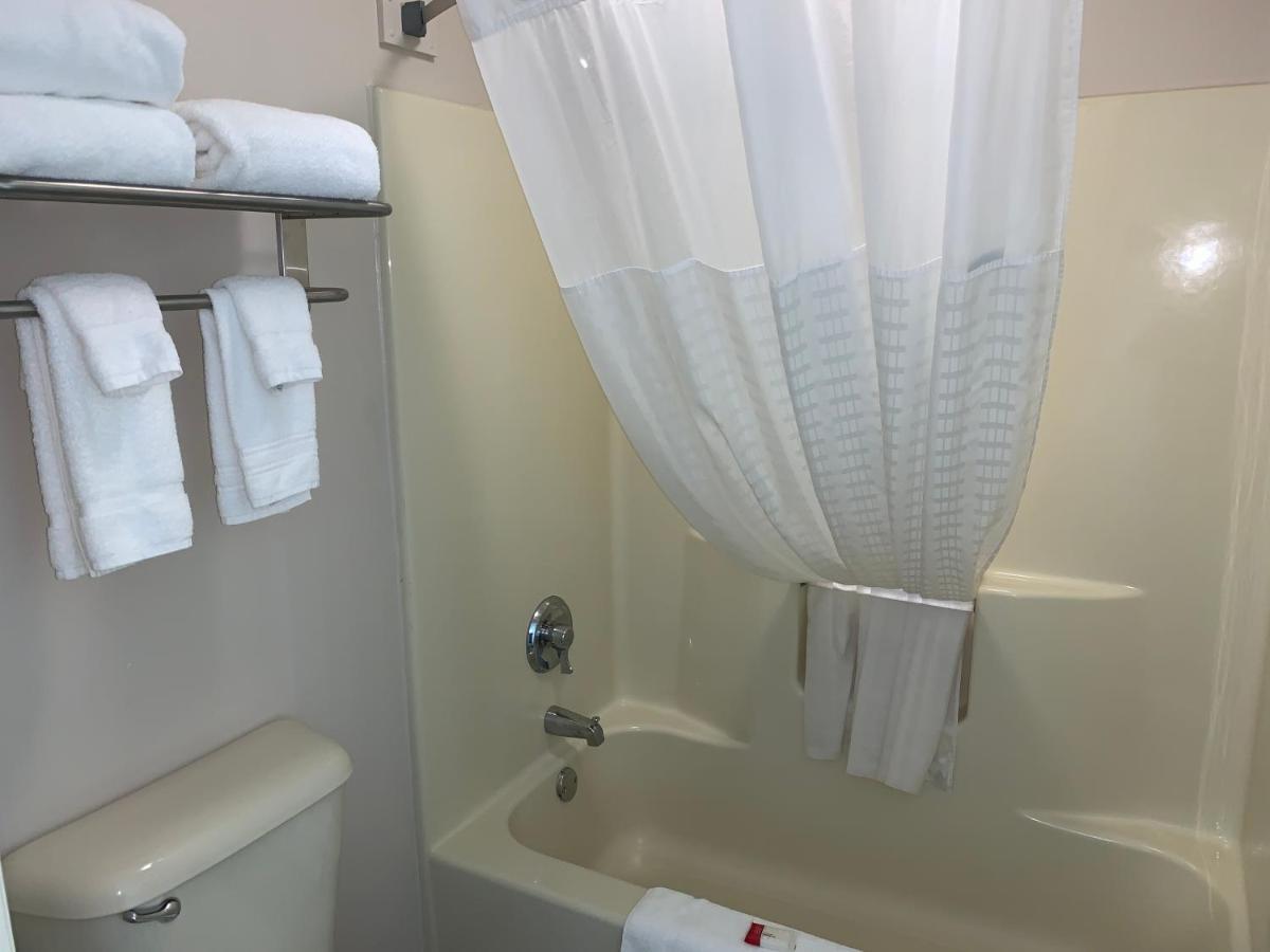 Baymont By Wyndham Eden Motel Екстериор снимка